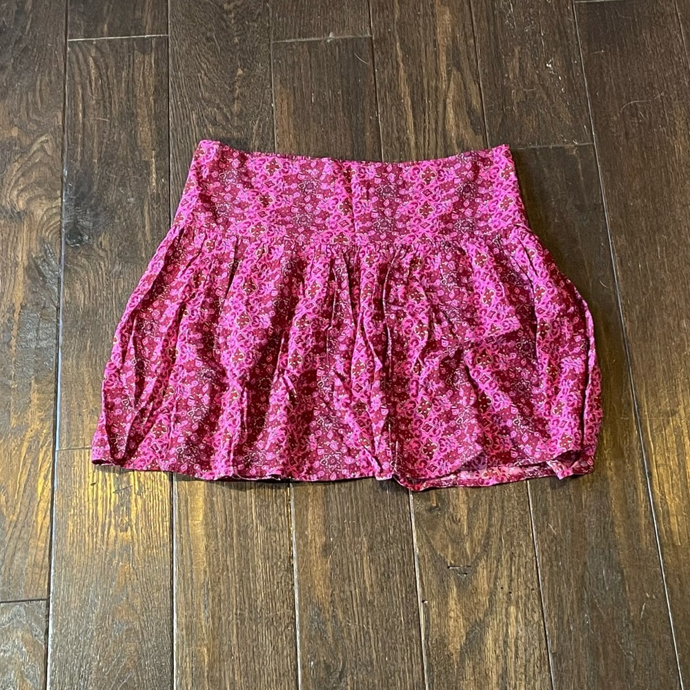 Hollister Size Large Pink Floral Skirt